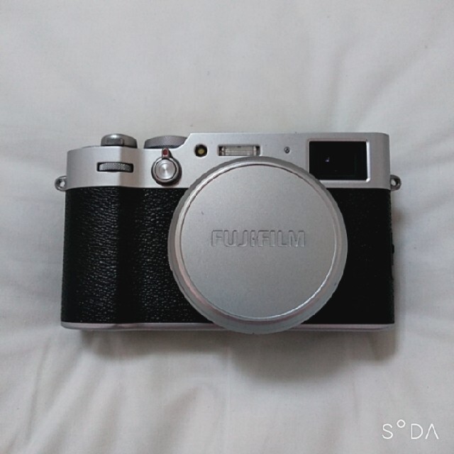 送料無料/新品】 富士フイルム X100V シルバー 最終 FUJIFILM ...