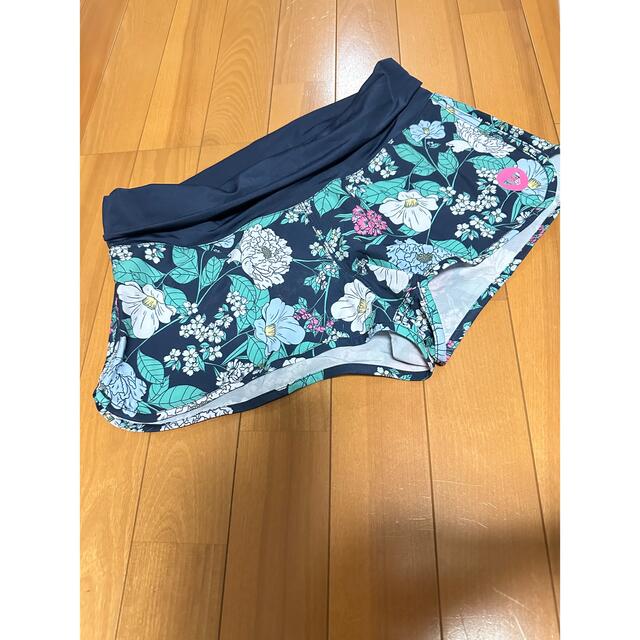 Roxy(ロキシー)のロキシー　花柄ボードショーツ レディースの水着/浴衣(水着)の商品写真