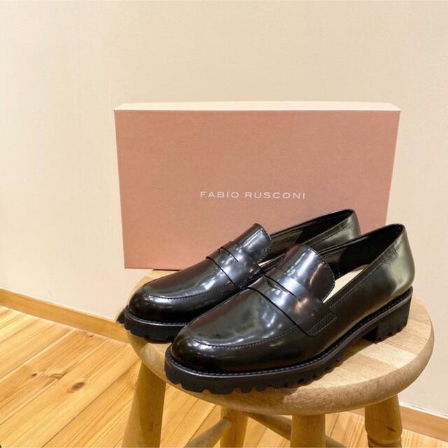 タンタンで購入FABlO RUSCONI ガラスレザーローファー