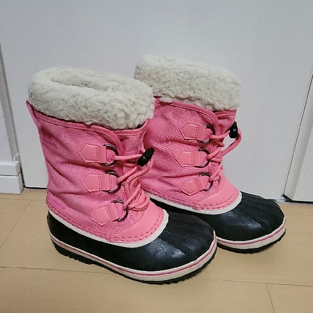 SOREL(ソレル)のSOREL　ソレル　キッズ　スノーブーツ　ピンク キッズ/ベビー/マタニティのキッズ靴/シューズ(15cm~)(ブーツ)の商品写真