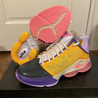 ナイキ(NIKE)のNike Lebron 19 Low Lilac/Dark Smoke (スニーカー)