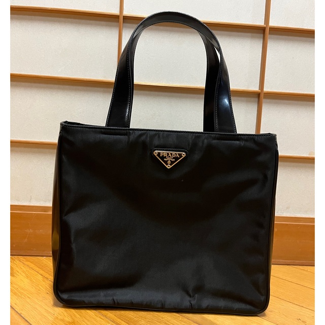 バッグ鞄　PRADA  ハンドバック　ナイロン