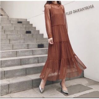 アメリヴィンテージ(Ameri VINTAGE)のAMERI アメリ ヴィンテージ　SHIRRING SHEER DRESS(ロングドレス)