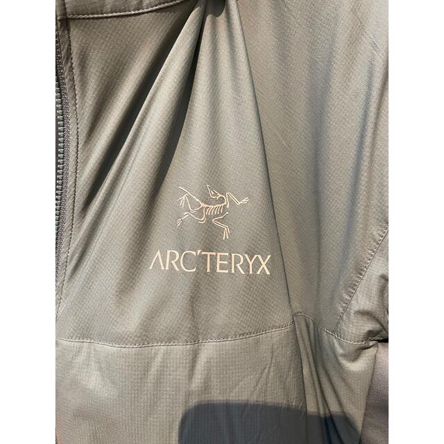 ARC'TERYX(アークテリクス)のARC'TERYX アークテリクス　Atom LTフーディ　サイズXL メンズのジャケット/アウター(マウンテンパーカー)の商品写真