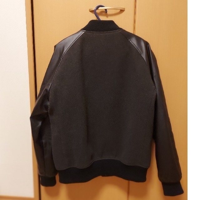 UNIQLO(ユニクロ)のえだまめ太郎様専用　美品  ユニクロ スタジャン Mサイズ　黒 メンズのジャケット/アウター(スタジャン)の商品写真