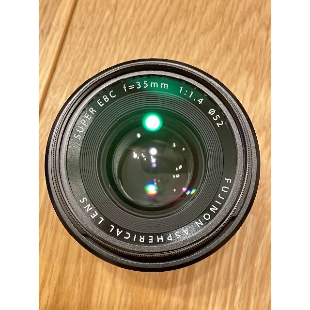 富士フイルム(フジフイルム)の【極美品】FUJIFILM XF35mm F1.4R スマホ/家電/カメラのカメラ(レンズ(単焦点))の商品写真