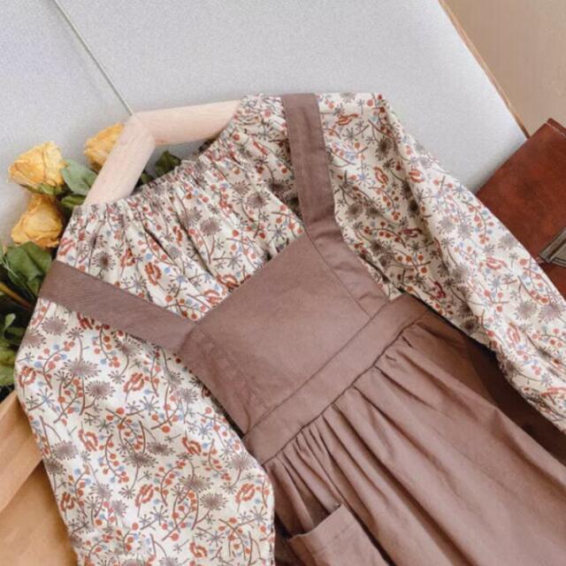 【即納】2点セット　長袖花柄ブラウス＋サスペンダースカート キッズ/ベビー/マタニティのキッズ服女の子用(90cm~)(ワンピース)の商品写真