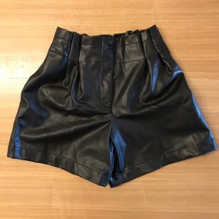 ザラ(ZARA)の ZARA フェイクレザー　エコレザー　プリーツ　ショートパンツ　140(パンツ/スパッツ)