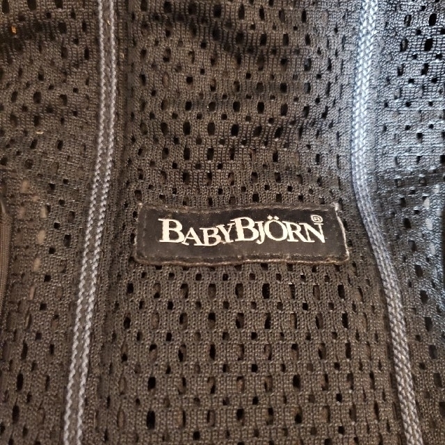 BABYBJORN(ベビービョルン)のベビービョルン　ONE  KAI Air メッシュ+防寒カバー キッズ/ベビー/マタニティの外出/移動用品(抱っこひも/おんぶひも)の商品写真