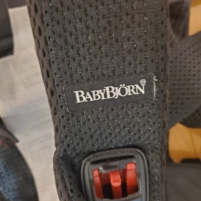 BABYBJORN(ベビービョルン)のベビービョルン　ONE  KAI Air メッシュ+防寒カバー キッズ/ベビー/マタニティの外出/移動用品(抱っこひも/おんぶひも)の商品写真