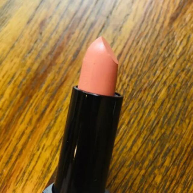 NYX(エヌワイエックス)の新品未使用★NYXブラックレーベルリップスティックNude コスメ/美容のベースメイク/化粧品(口紅)の商品写真