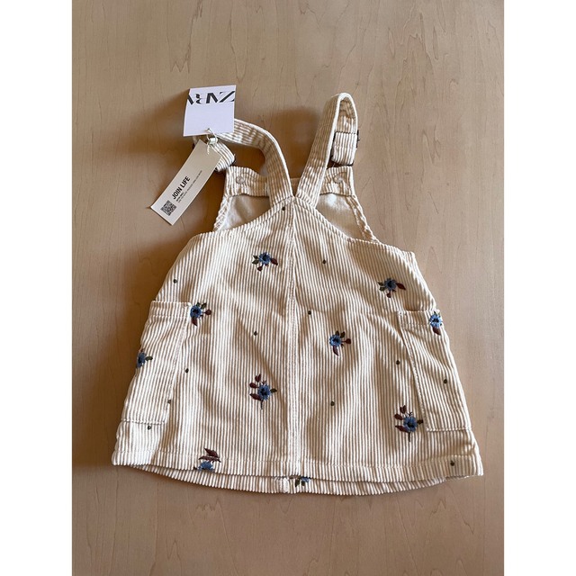 ZARA KIDS(ザラキッズ)の新品❤︎ ZARA花柄 コーデュロイジャンパースカート/サイズ92 キッズ/ベビー/マタニティのキッズ服女の子用(90cm~)(ワンピース)の商品写真