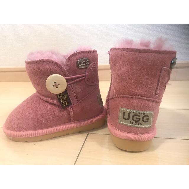 UGG(アグ)のugg キッズ　ムートンブーツ  キッズ/ベビー/マタニティのベビー靴/シューズ(~14cm)(ブーツ)の商品写真