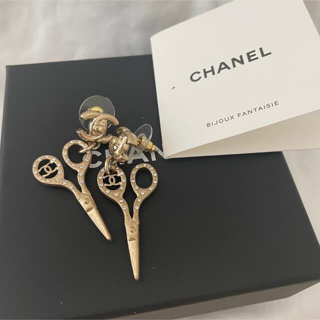 CHANEL(シャネル)のCHANEL ココマークハサミモチーフピアス レディースのアクセサリー(ピアス)の商品写真