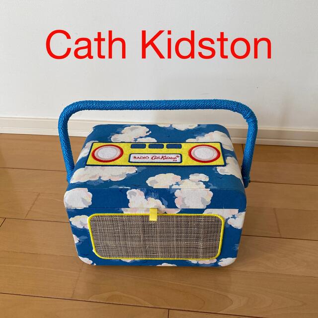 Cath Kidston(キャスキッドソン)のCath Kidston ラジオ形お裁縫箱 インテリア/住まい/日用品のインテリア小物(小物入れ)の商品写真