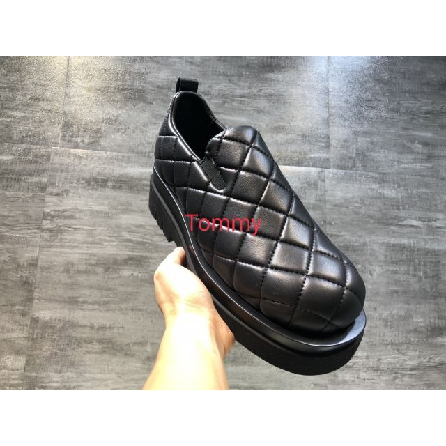 BOTTEGA VENETA イントレチャート　新品　未使用