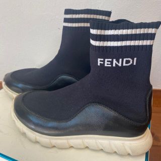 フェンディ(FENDI)のFENDI KIZ ショートブーツ(ブーツ)