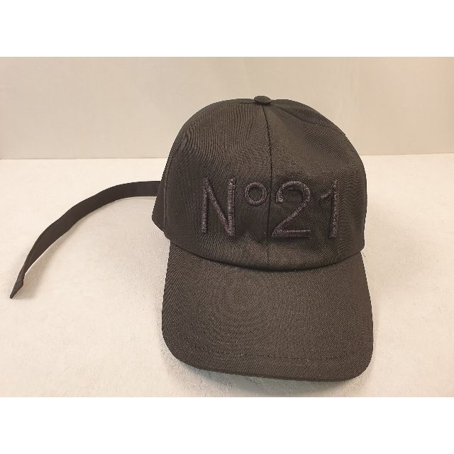 N°21(ヌメロヴェントゥーノ)のジョン様専用⭐︎新品未使用N°21 ロゴベースボールキャップ　ロゴブラック メンズの帽子(キャップ)の商品写真