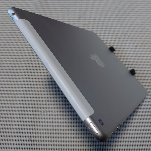 完動品SIMフリー液晶無傷iPad第6世代(A1954本体32GBシルバーSB②