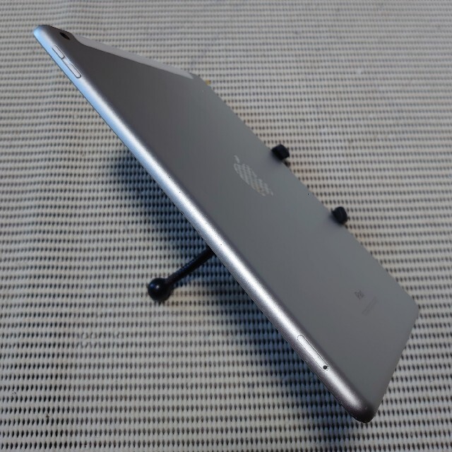 完動品SIMフリー液晶無傷iPad第6世代(A1954本体32GBシルバーSB②