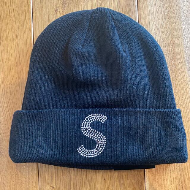 Supreme(シュプリーム)のSupreme  Swarovski® S Logo Beanie Black メンズの帽子(ニット帽/ビーニー)の商品写真