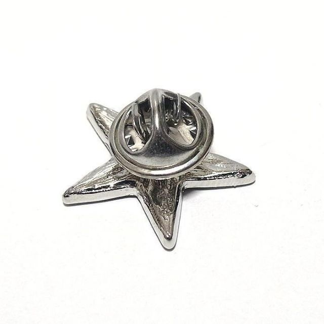 ラペルピン★ピンズ　スター　星　シルバー　20x20mm　pin-0725 メンズのアクセサリー(その他)の商品写真