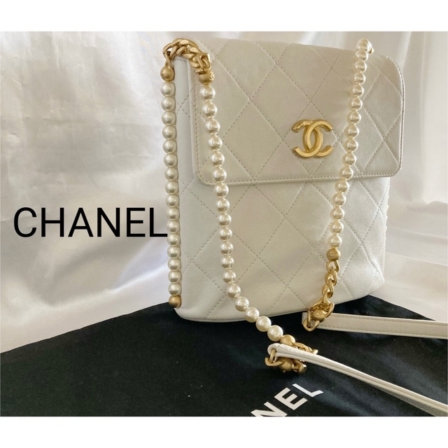 CHANEL(シャネル)のみく様専用♡シャネル　CHANEL  2021年春夏　スモールホーボーバッグ レディースのバッグ(ショルダーバッグ)の商品写真