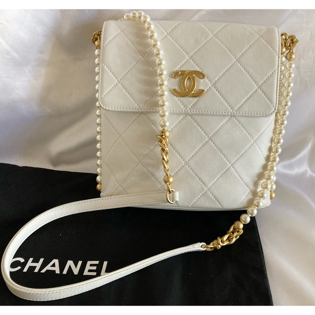 CHANEL(シャネル)のみく様専用♡シャネル　CHANEL  2021年春夏　スモールホーボーバッグ レディースのバッグ(ショルダーバッグ)の商品写真