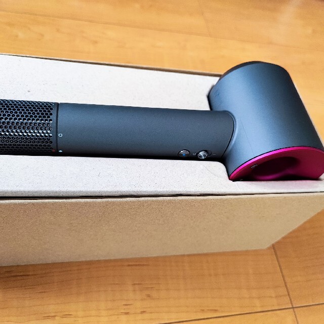 Dyson(ダイソン)の【国内正規品】dyson ダイソン ドライヤー HD08 スマホ/家電/カメラの美容/健康(ドライヤー)の商品写真