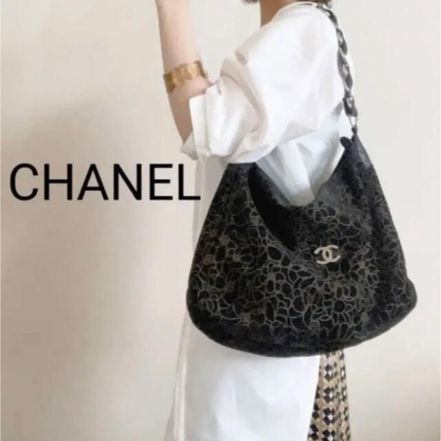 CHANEL(シャネル)のシャネル　CHANEL カメリア　スエード　チェーンショルダーバッグ  レディースのバッグ(ショルダーバッグ)の商品写真