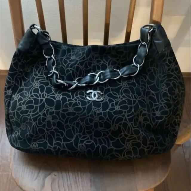 CHANEL(シャネル)のシャネル　CHANEL カメリア　スエード　チェーンショルダーバッグ  レディースのバッグ(ショルダーバッグ)の商品写真