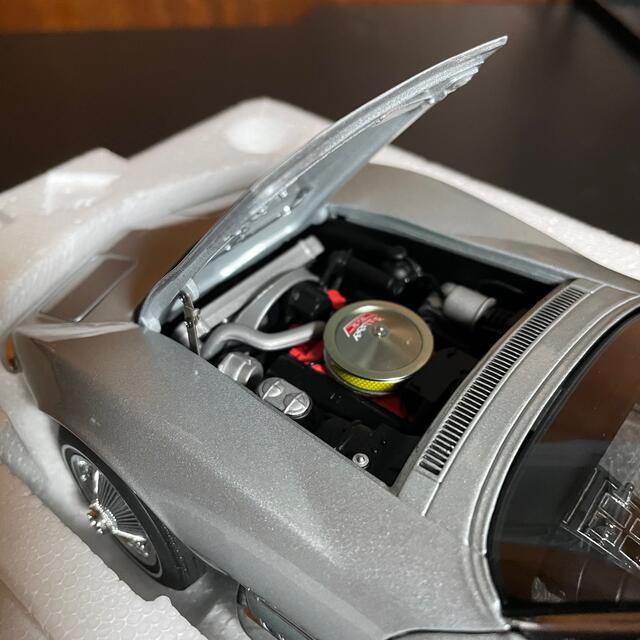 絶版 未展示品 オートアート1/18 シボレーコルベット1969