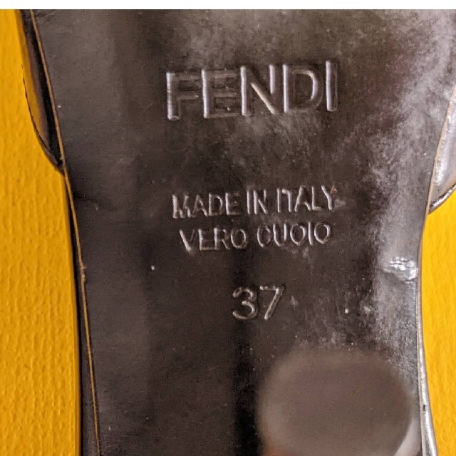 FENDI(フェンディ)の値下げ❗未使用！FENDI パンプス 201450811 レディースの靴/シューズ(ハイヒール/パンプス)の商品写真