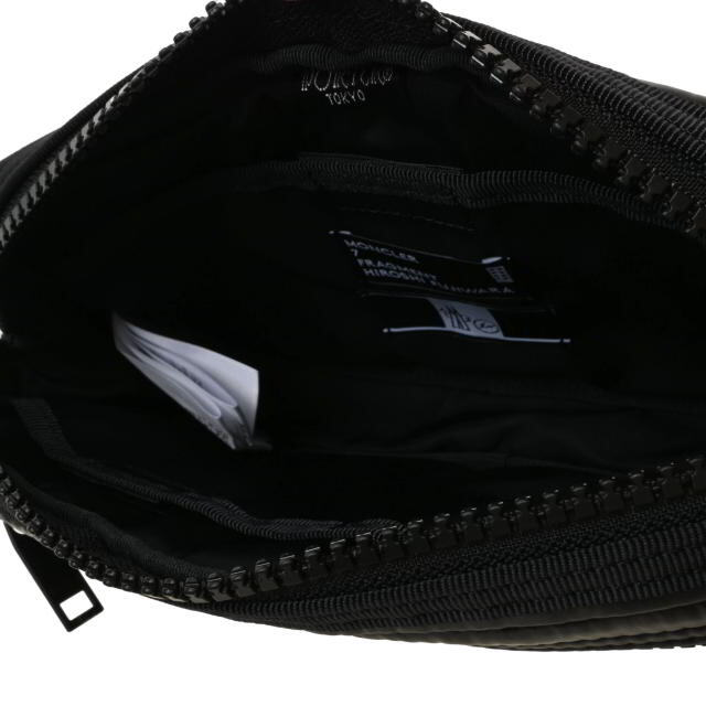 MONCLER(モンクレール)のMONCLER × FRAGMENT × PORTER ショルダーバッグ メンズのバッグ(ショルダーバッグ)の商品写真