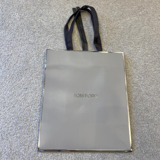 TOM FORD(トムフォード)のTOMFORD トムフォード　ショッパー　ショッピングバッグ　紙袋 レディースのバッグ(ショップ袋)の商品写真