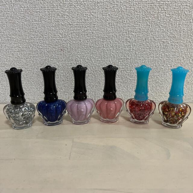 ANNA SUI(アナスイ)のよろずや AYAKO様専用 ANNA SUI ネイルカラー 6本セット コスメ/美容のネイル(マニキュア)の商品写真