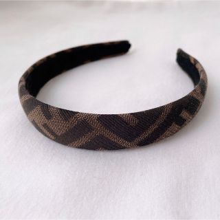 フェンディ(FENDI)のフェンディ FENDI FF ズッカ　カチューシャ　ヘアアクセサリー　極美品(カチューシャ)