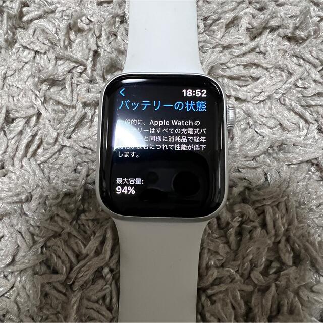 Apple Watch(アップルウォッチ)のApple Watch SE GPSモデル 40mm MYDM2J/A ホワイト メンズの時計(腕時計(デジタル))の商品写真