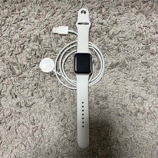 アップルウォッチ(Apple Watch)のApple Watch SE GPSモデル 40mm MYDM2J/A ホワイト(腕時計(デジタル))