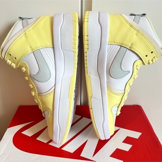 NIKE(ナイキ)のNIKE WMNS DUNK HIGH UP “Lemon Yellow” レディースの靴/シューズ(スニーカー)の商品写真