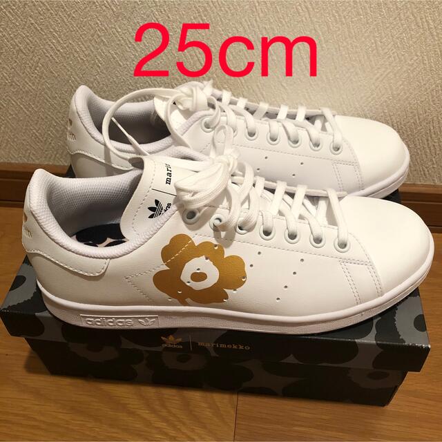 adidas(アディダス)の【新品】マリメッコ　スタンスミス レディースの靴/シューズ(スニーカー)の商品写真