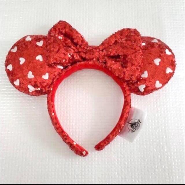 Disney(ディズニー)のディズニーカチューシャ　ミニー　レッドスパンコール　ハート　刺繍　赤 レディースのヘアアクセサリー(カチューシャ)の商品写真