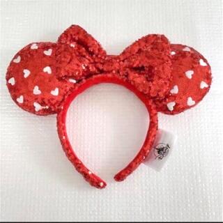 ディズニー(Disney)のディズニーカチューシャ　ミニー　レッドスパンコール　ハート　刺繍　赤(カチューシャ)