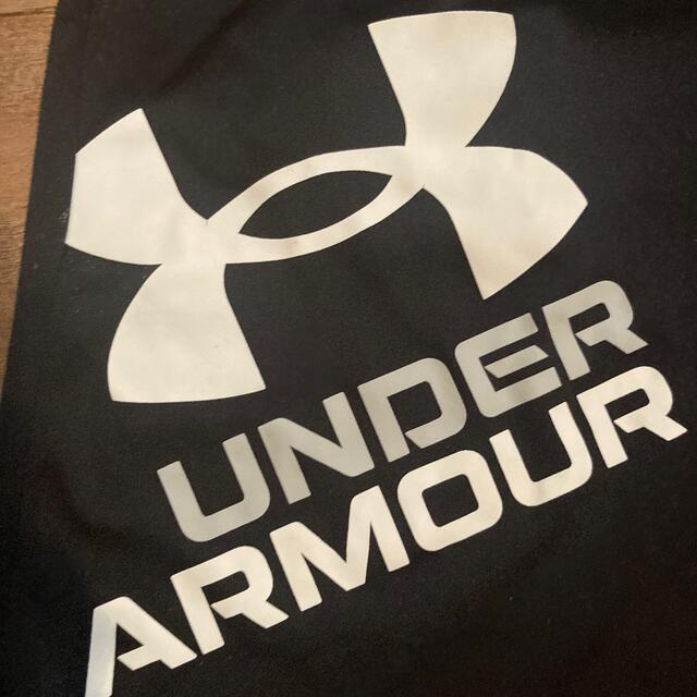 UNDER ARMOUR(アンダーアーマー)のアンダーアーマーハーフパンツ　150cm キッズ/ベビー/マタニティのキッズ服男の子用(90cm~)(パンツ/スパッツ)の商品写真