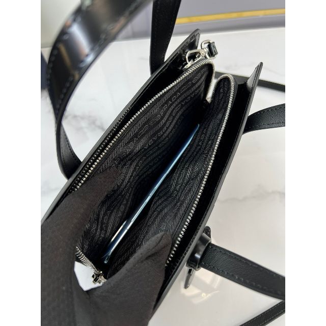 ＊PRADA＊Re-Edition 1995 ブラッシュドレザー ミニハンドバッグ プラダ Re-Edition 1995 ブラッシュドレザー ミニハンドバッグ