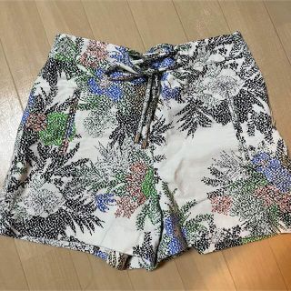 ザラ(ZARA)のZARA ショートパンツ(ショートパンツ)