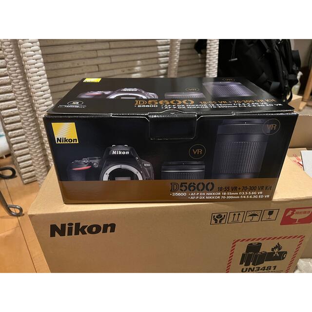 Nikon デジタル一眼レフカメラ D5600 ダブルズームキット無対応電池タイプ