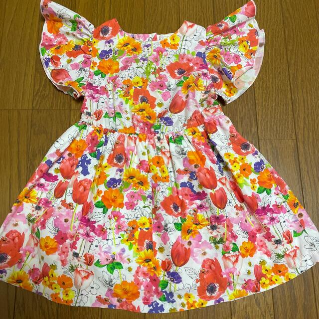 Chesty(チェスティ)のチェスティー　花柄ワンピース　90 キッズ/ベビー/マタニティのキッズ服女の子用(90cm~)(ワンピース)の商品写真