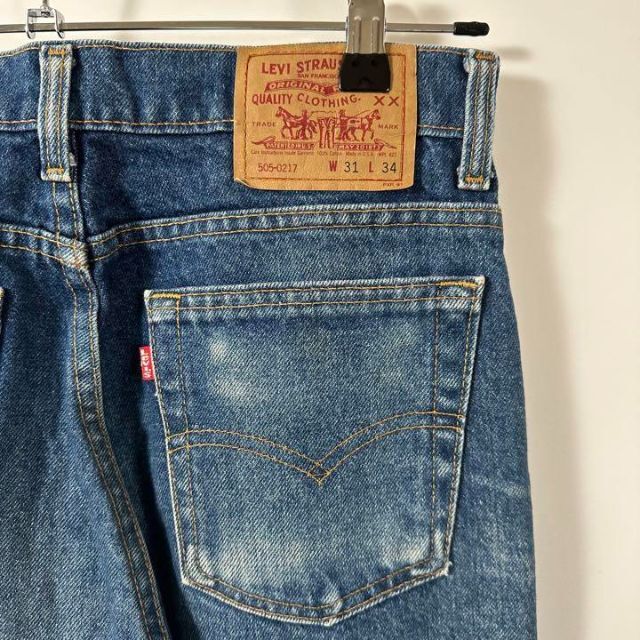 Levi's(リーバイス)のリーバイス　USA製　505 ストレート　ヒゲ　デニムパンツ　0217 W31 メンズのパンツ(デニム/ジーンズ)の商品写真