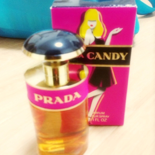 PRADA(プラダ)のPRADA CANDY 香水 コスメ/美容の香水(香水(女性用))の商品写真